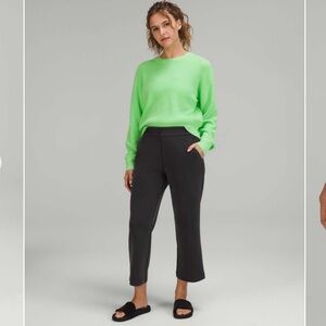 Lululemon Softstreme High-Rise Straight Leg Crop
Black